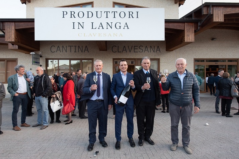 APERTURA PRIMA BOTTIGLIA ALTA LANGA DOCG