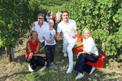 Silvana-Ceschin-con-il-marito-Ernesto-Balbinot-Sammy-Basso-Moreno-Morello-e-Anna-Balbinot