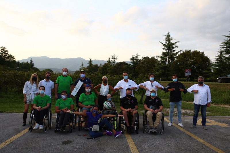 110920 La Famiglia Balbinot Con Tiziano Pasquali Sammy Basso Giusy Versace Andrea Ciccolella Giordano Giordani E I 4cats Wheelchair Rugby Vicenza