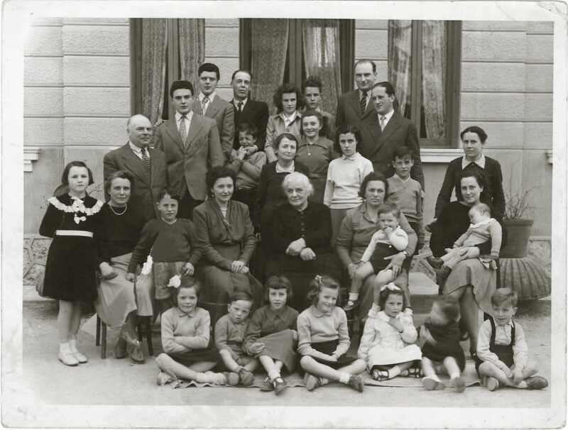 Famiglia E1616080447766
