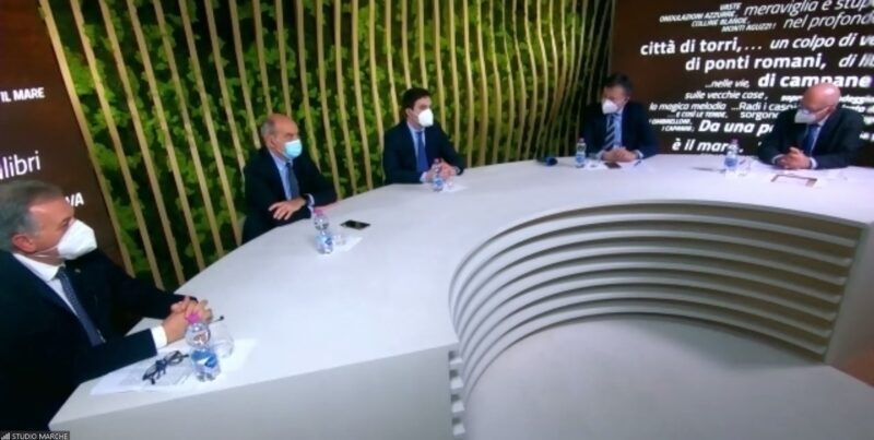 Foto Un Momento Della Presentazione E1613119100277