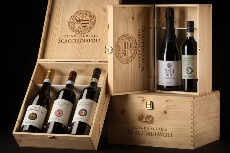Un Natale Scacciadiavoli con spumante metodo classico Pam Dosé e " verticale di Sagrantino"