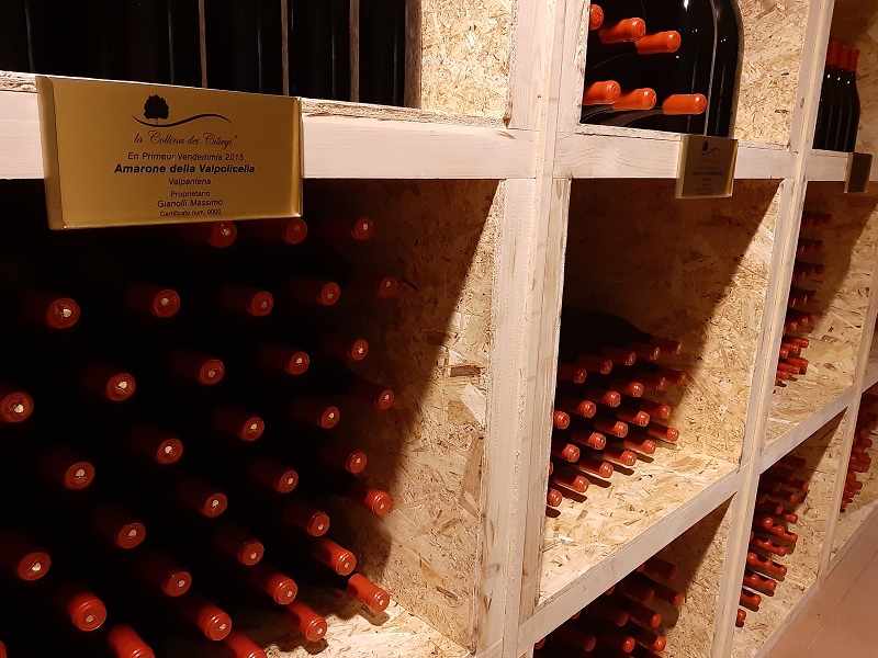 Lacollinadeiciliegi Caveau Bottiglie Amaroneenprimeur