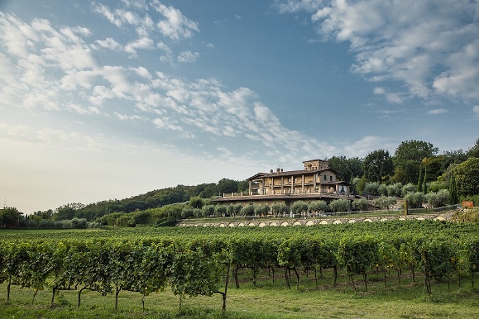 Bollicine rosè e rose antiche in Franciacorta