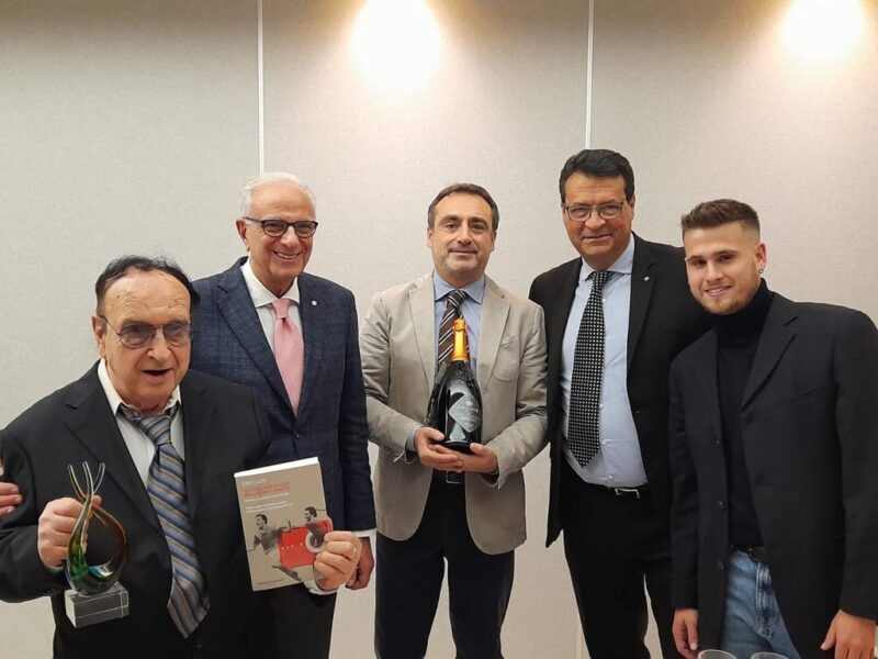Follador Prosecco e Bollicine di Strada brindano al vincitore del premio di letteratura sportiva "Sandro Ciotti"