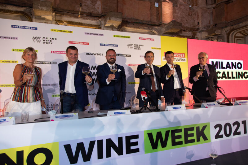 Tavolo Conferenza E1626174158363