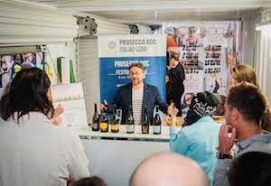 prosecco-mural-friday