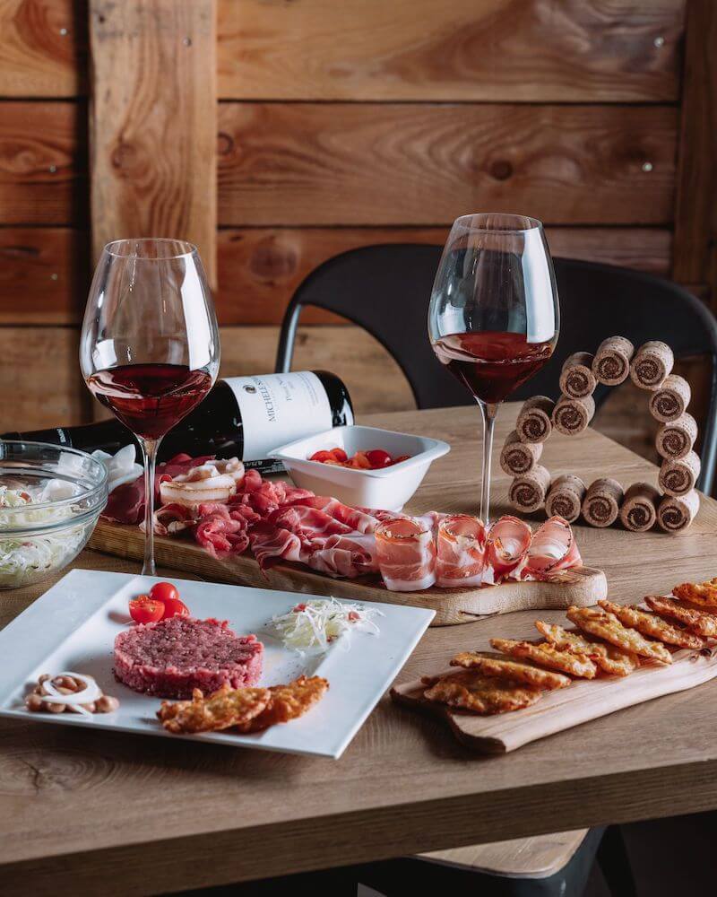 tortel-e-salumi_archivio-apt-fiemme-cembra