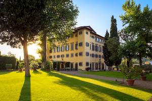 villa-la-massa-noble-villa-and-garden-at-the-sunset