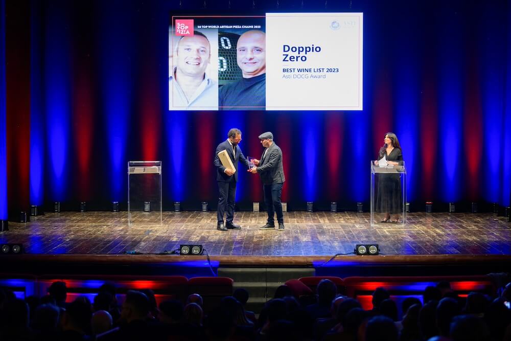 50toppizza-chains-asti-docg-award