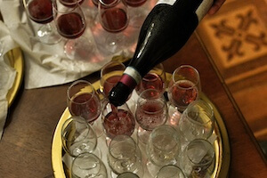 calici-di-vino-portici-divini