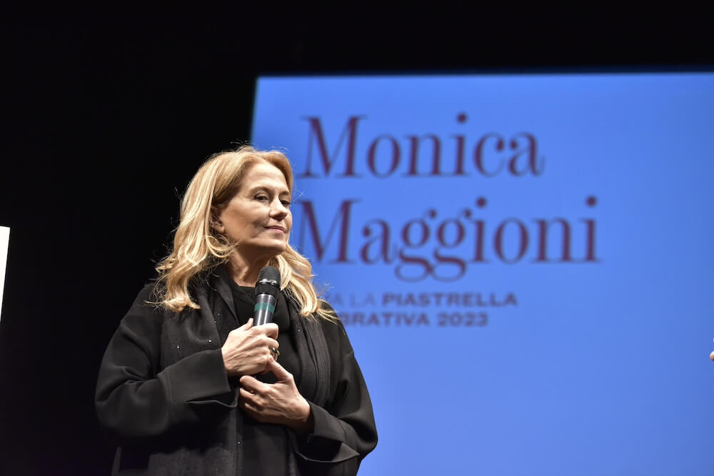 Benvenuto Brunello: Monica Maggioni (RAI) firma la piastrella vendemmia 2023